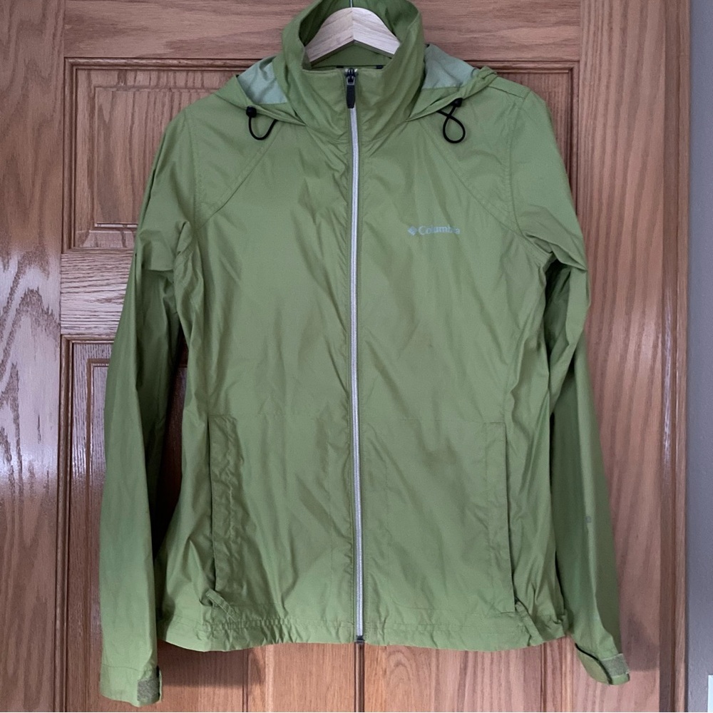 Columbia Women's Pea Green Rain Jacket | Size Medium